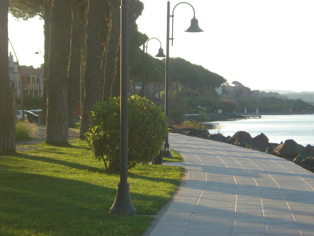 Relax In Piazzetta Casa E Appartamento Per Vacanze Trevignano Romano Exteriér fotografie